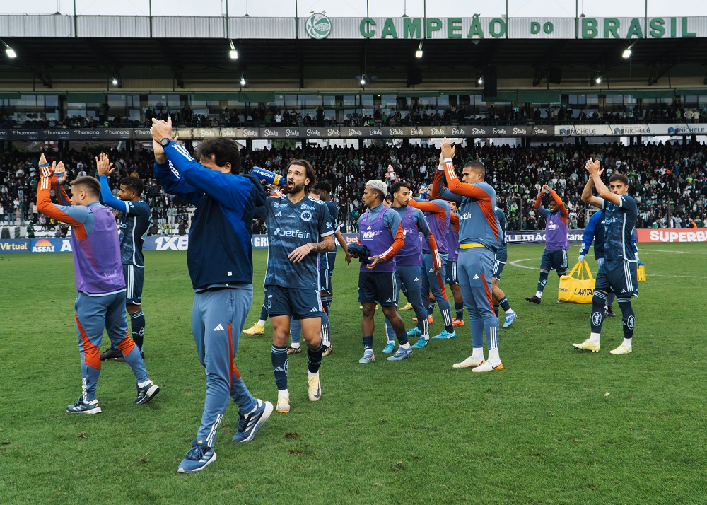 cruzeiro-dispensa-cinco-jogadores-e-planeja-reformulacao-para-2025