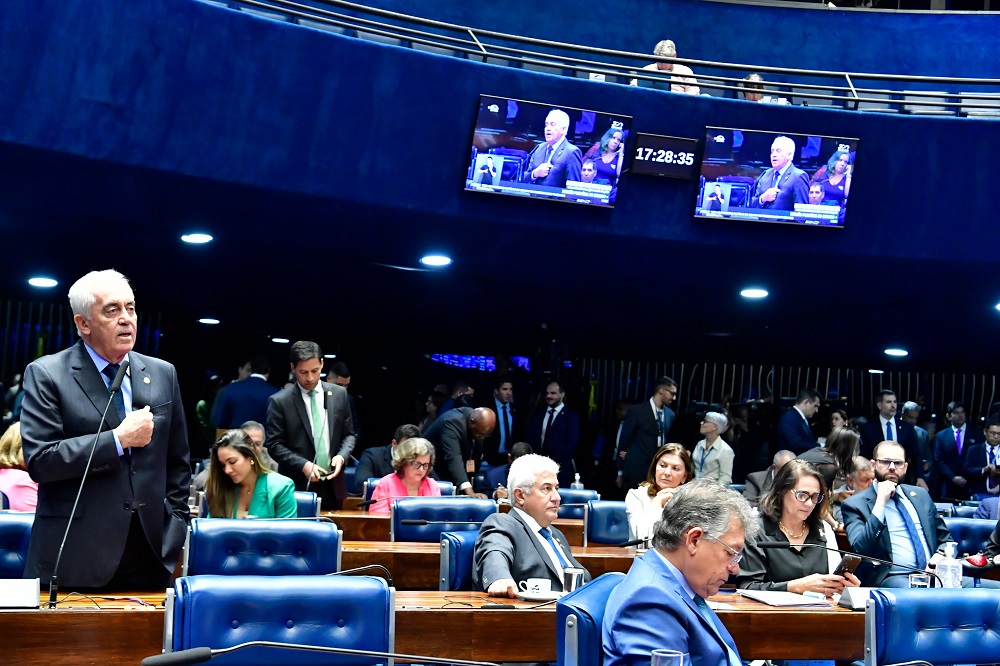 ccj-do-senado-aprova-reforma-tributaria-e-derruba-‘imposto-do-pecado’-sobre-arma-e-refrigerante