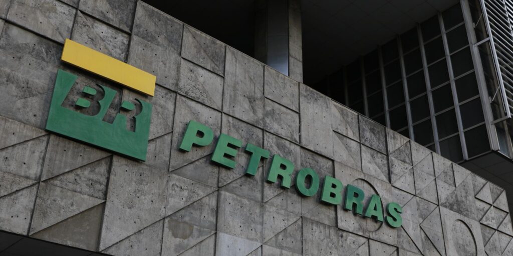 petrobras-contrata-estaleiros-catarinenses-para-12-navios-de-suporte