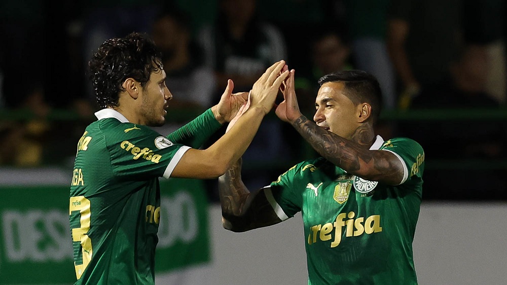 raphael-veiga-se-despede-de-dudu-no-palmeiras:-‘jogar-ao-seu-lado-tornou-tudo-mais-facil’