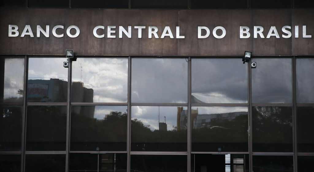 em-ata-do-copom,-banco-central-explica-choque-de-juros-e-alerta-para-cenario-adverso-apos-disparada-do-dolar