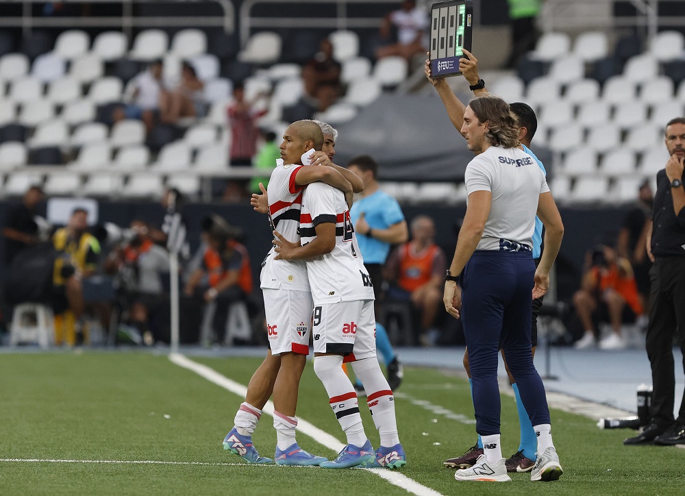 sao-paulo-dispensa-jogadores-e-planeja-a-temporada-de-2025