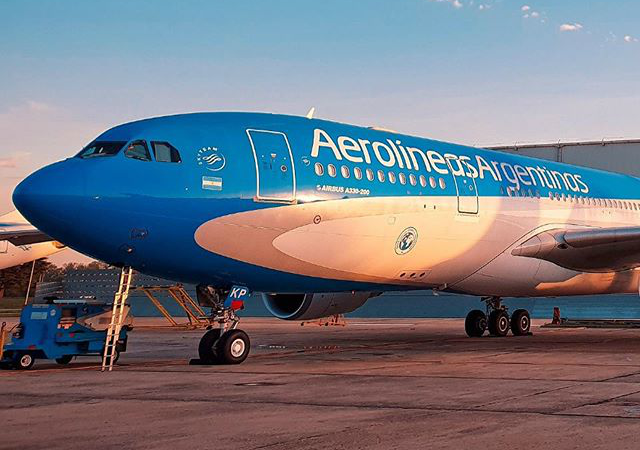 voo-da-aerolineas-argentinas-com-destino-a-madri-retorna-a-buenos-aires-apos-problemas-de-pressurizacao