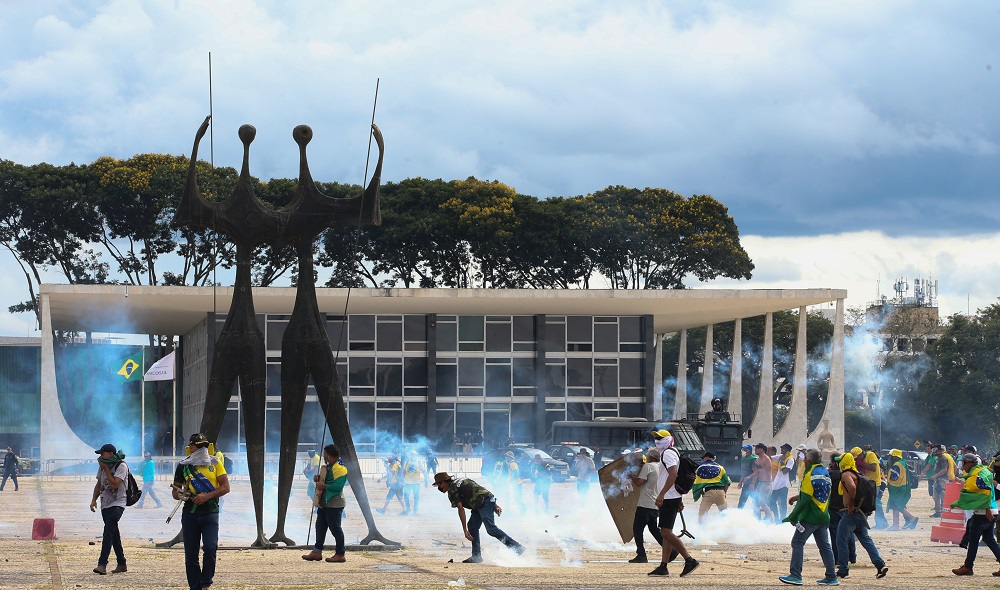 pf-diz-que-fugitivos-do-8-de-janeiro-escaparam-para-o-peru