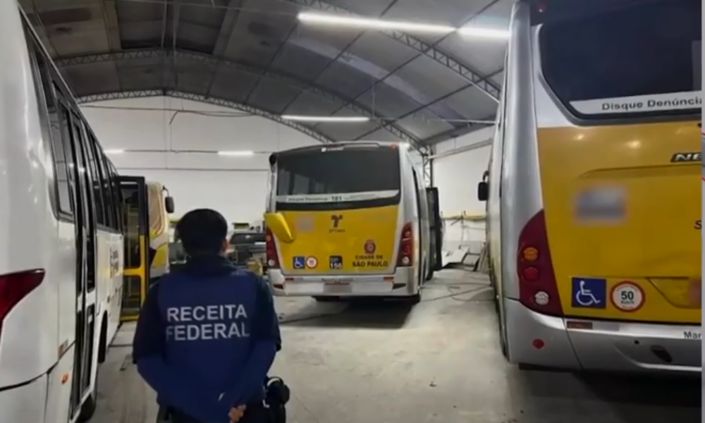 ricardo-nunes-assina-decreto-para-rescindir-contratos-com-empresas-de-onibus-suspeitas-de-ligacao-com-o-pcc