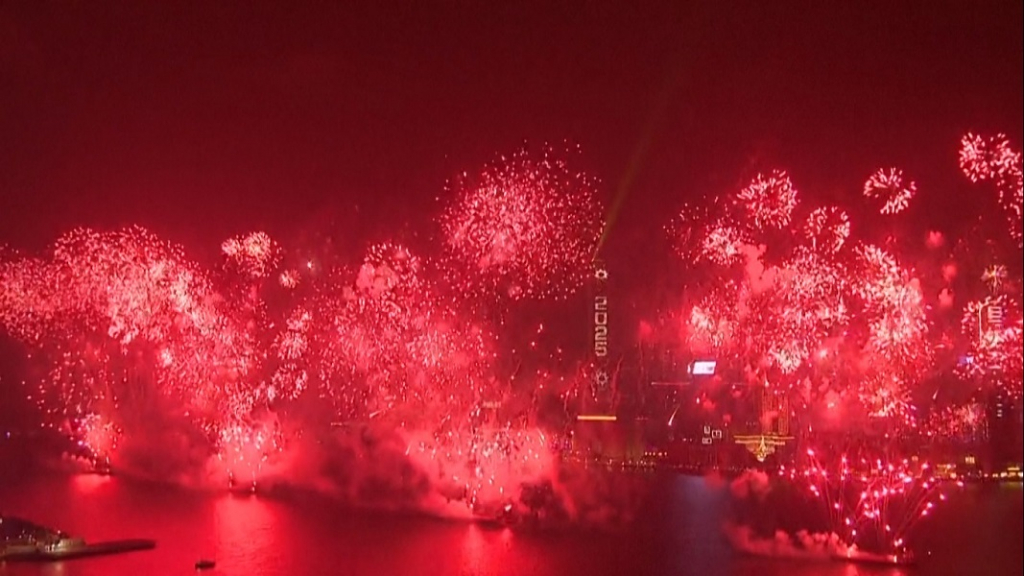 mundo-recebe-2025-apos-ano-marcado-por-guerras,-eleicoes-e-gloria-olimpica