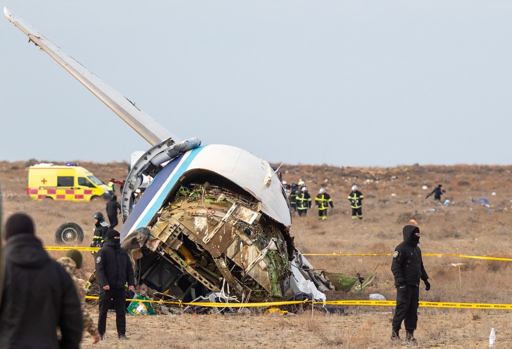 caixas-pretas-de-aviao-da-embraer-que-caiu-no-cazaquistao-sao-examinadas-no-brasil