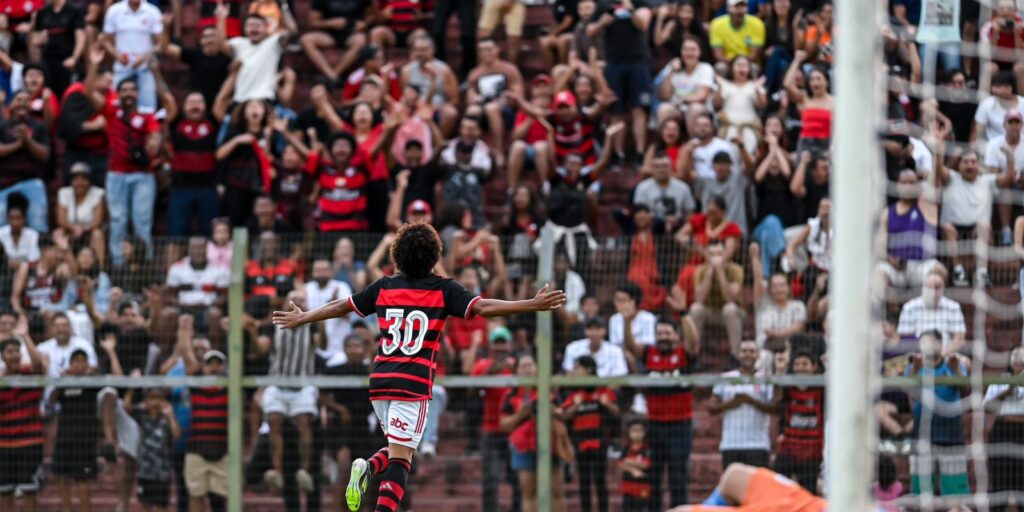 flamengo-estreia-na-copinha-com-goleada-de-5-a-0