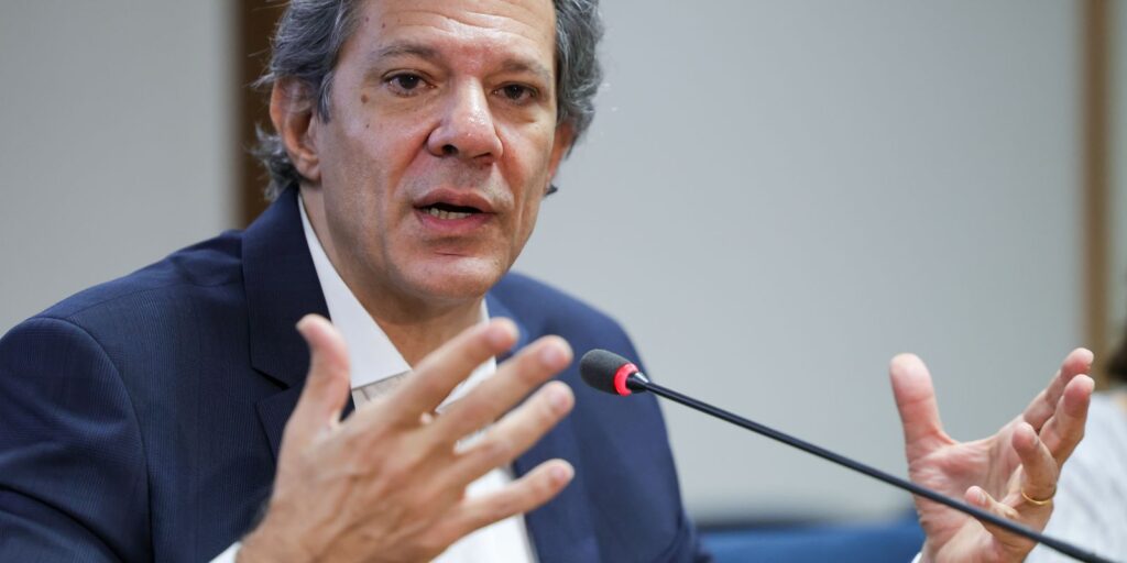 haddad-descarta-elevar-iof-para-conter-saida-de-dolares