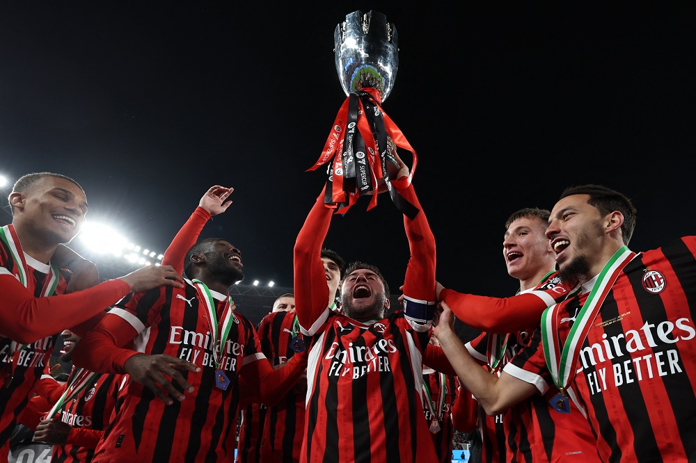 milan-consegue-virada-heroica-contra-a-inter-de-milao-e-conquista-a-supercopa-da-italia