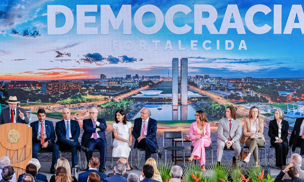 ‘ainda-estamos-aqui’,-declara-lula-durante-discurso-na-cerimonia-em-memoria-dos-atos-de-8-de-janeiro