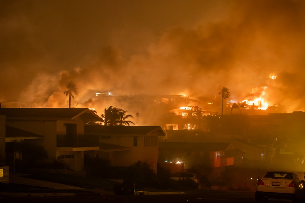 incendios-deixam-pelo-menos-dois-mortos-em-los-angeles