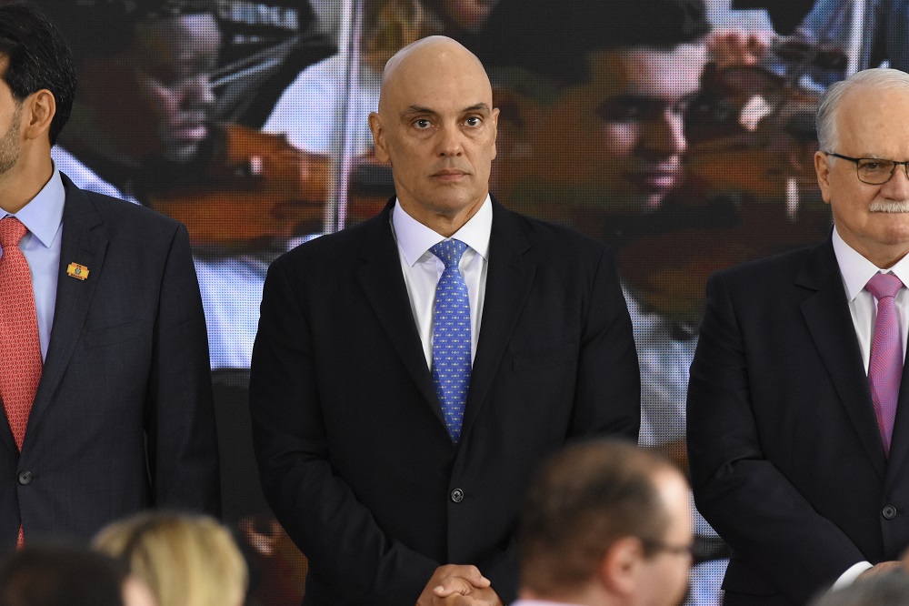 moraes-defende-regulamentacao-de-redes-e-diz-que-‘so-continuarao-a-operar-se-respeitarem-a-legislacao-brasileira’