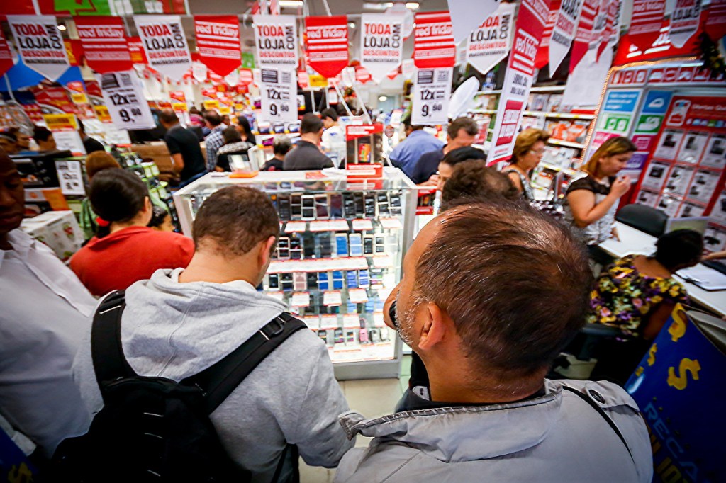 vendas-no-comercio-brasileiro-caem-0,4%-entre-outubro-e-novembro,-aponta-ibge