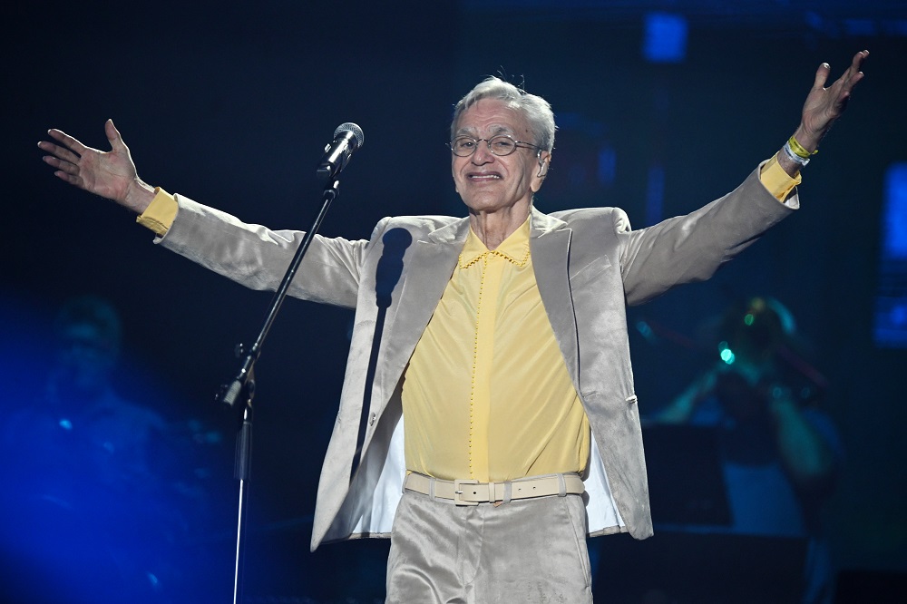 caetano-veloso-planeja-pausa-na-carreira-com-‘ferias-radicais’-na-bahia