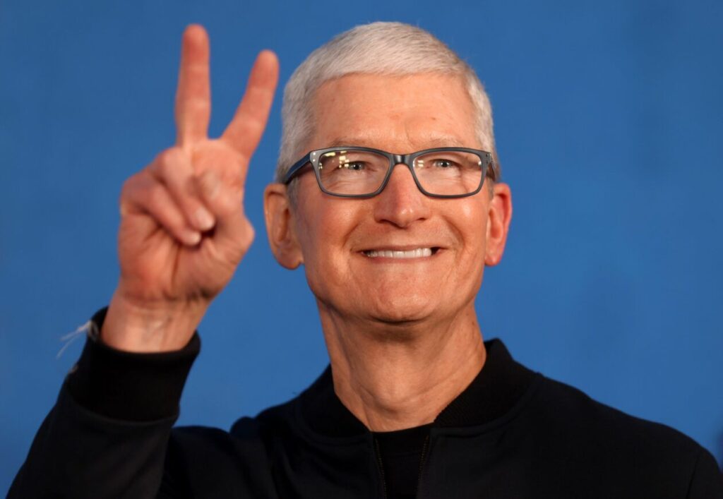 apple-aumenta-salario-de-ceo-tim-cook-para-us$-74,6-milhoes