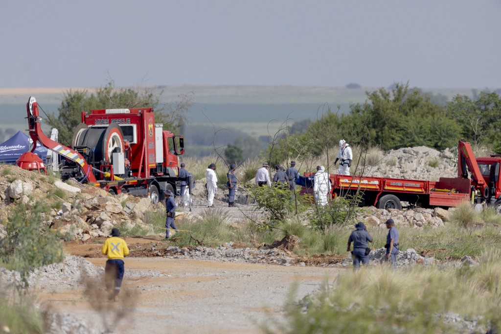 sobe-para-60-numero-de-mortos-em-mina-abandonada-da-africa-do-sul