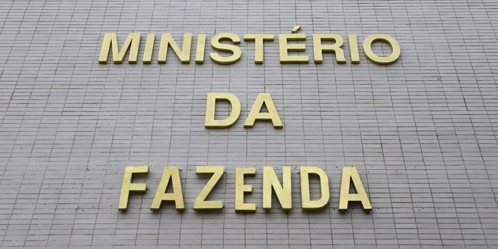 deficit-primario-cai-88,7%-em-novembro,-para-r$-4,515-bilhoes