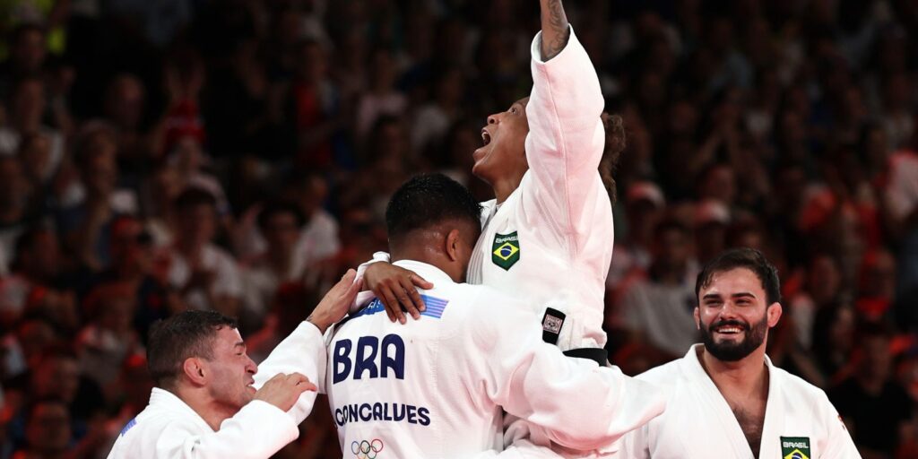 judo:-brasil-bate-eua-em-disputa-por-equipes,-1a-apos-bronze-em-paris