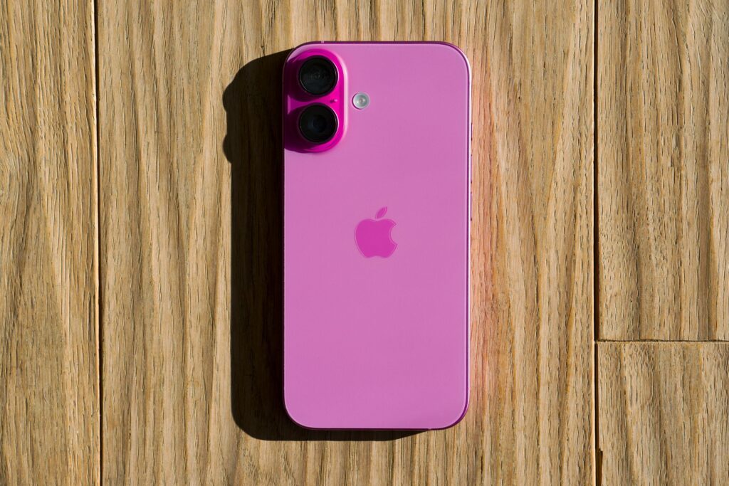 iphone-17-pode-ter-modulo-de-cameras-inedito-(e-nada-inovador)-mostra-rumor