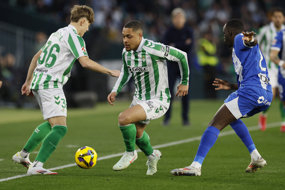 apos-frustracao-com-claudinho,-palmeiras-mira-vitor-roque