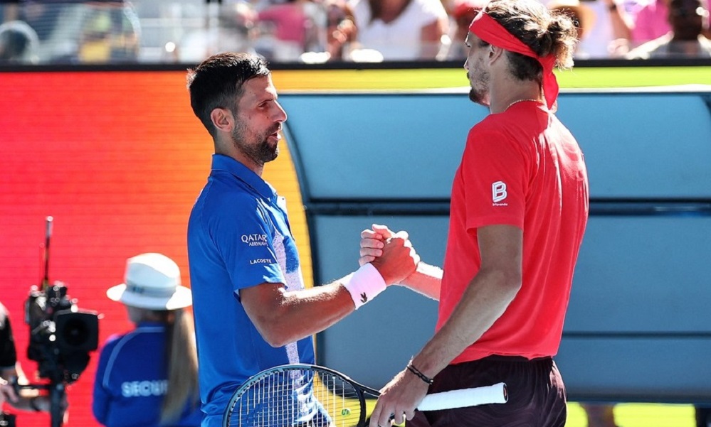 djokovic-abandona-confronto-contra-zverev-e-alemao-avanca-para-decisao-do-australian-open