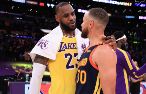 lebron-e-antony-davis-brilham-em-noite-apagada-de-stephen-curry-na-nba