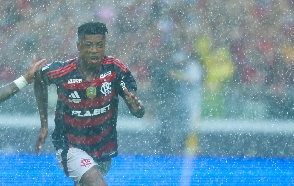 flamengo-vence-a-chuva-e-o-botafogo-para-conquistar-o-tricampeonato-da-supercopa-do-brasil