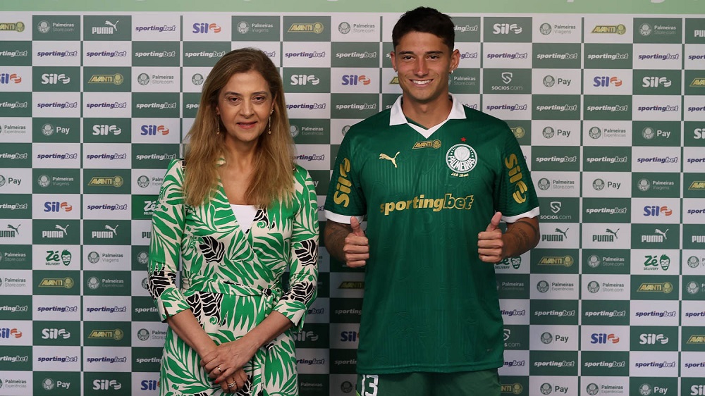 emiliano-martinez-e-apresentado-no-palmeiras-e-mira-classico-contra-o-corinthians