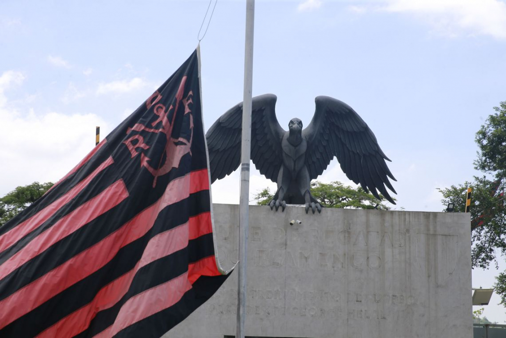 flamengo-formaliza-acordo-de-indenizacao-a-familia-do-goleiro-morto-no-ninho-do-urubu