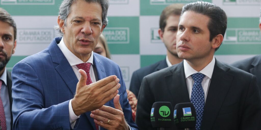 reforma-do-ir-e-supersalarios-sao-prioridades-de-haddad-no-congresso