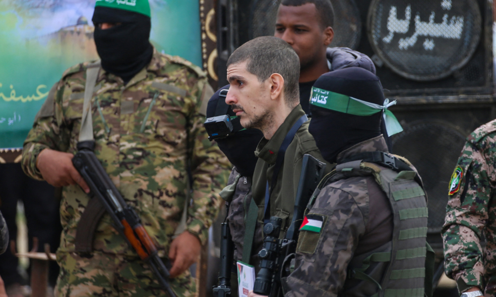 hamas-liberta-mais-tres-refens-em-acordo-de-cessar-fogo