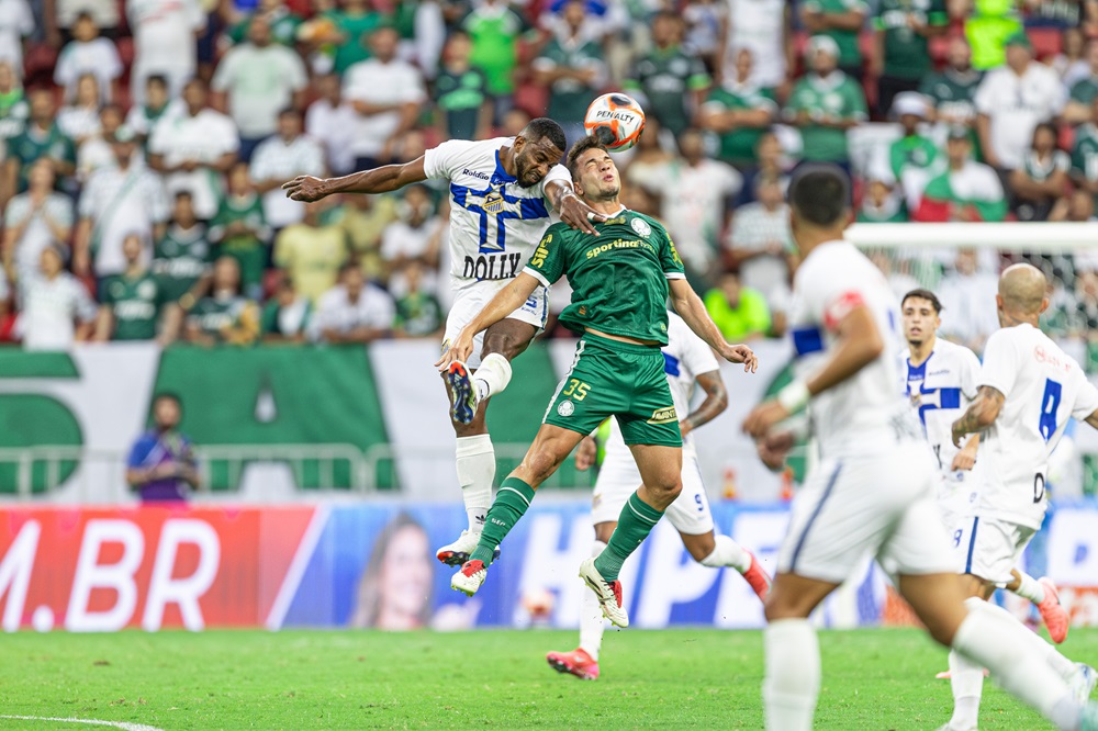 palmeiras-ataca-mal,-empata-com-agua-santa-e-fica-fora-do-g-2