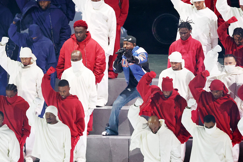 kendrick-lamar-brilha-no-intervalo-do-super-bowl-lix