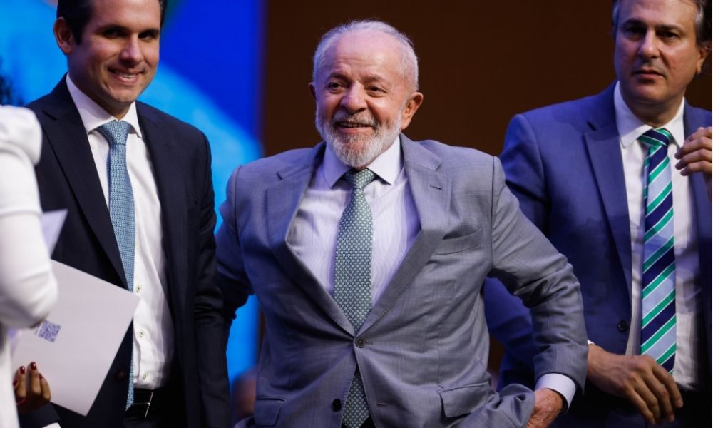 lula-diz-que-brasil-so-vai-dar-centro-quando-a-classe-media-voltar-para-as-escolas-publicas