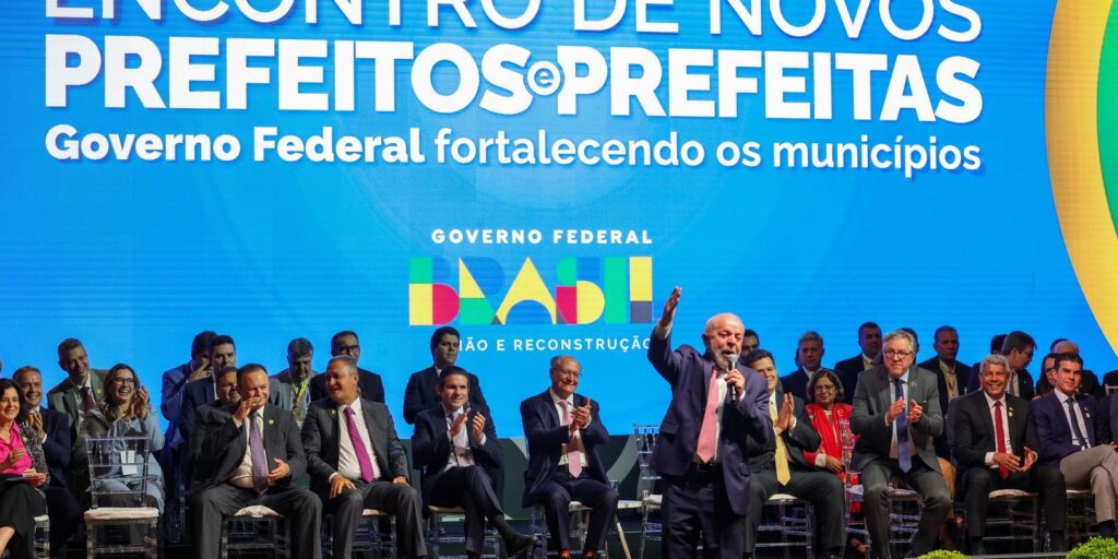 lula-diz-que-prefeituras-sao-alicerce-para-que-a-uniao-de-certo