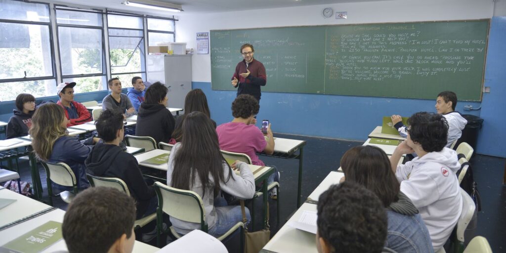 camara-aprova-proposta-que-proibe-escolas-de-recusar-matriculas