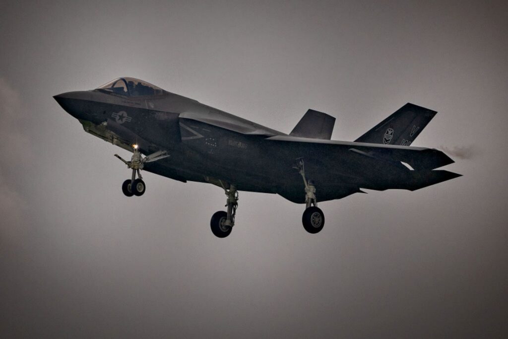 china-cria-sistema-capaz-de-detectar-cacas-f-35-dos-eua-a-quase-2.000-km-de-distancia