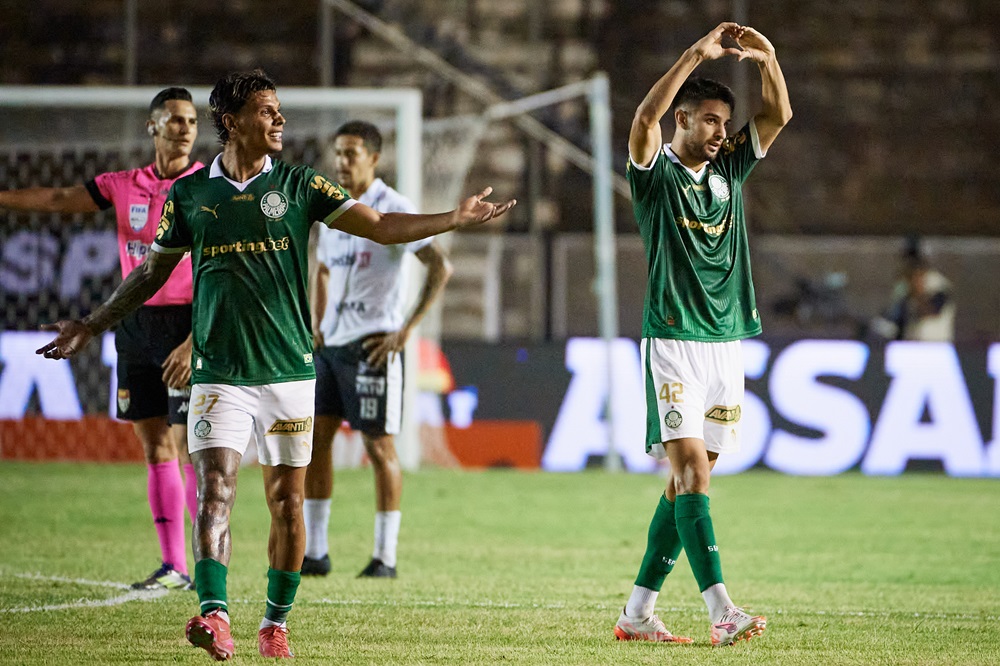 palmeiras-bate-inter-de-limeira-com-facilidade-e-respira-no-paulistao