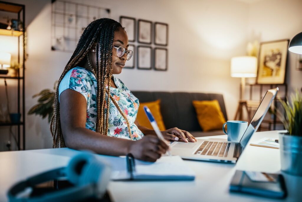 dell-e-uece-oferecem-500-vagas-em-cursos-online-gratuitos-de-ti-para-profissionais-de-educacao