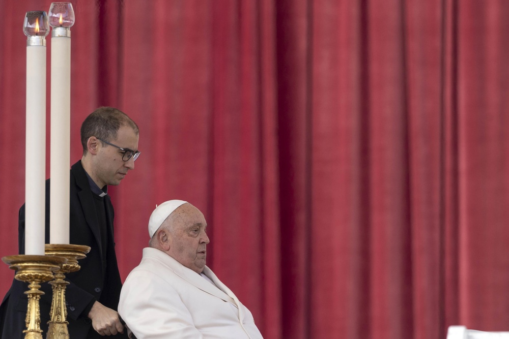 internado-com-pneumonia,-papa-francisco-apresenta-‘leve-melhora’