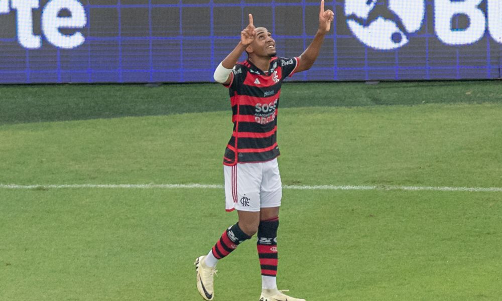 flamengo-negocia-emprestimo-de-lorran