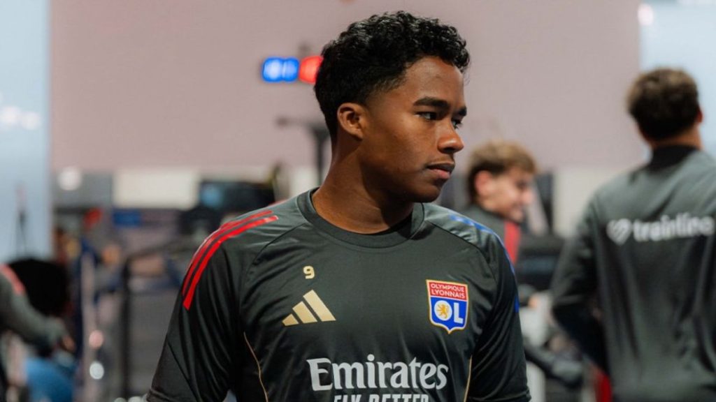 endrick-participa-de-1o treino-mas-tem-estreia-adiada-no-lyon