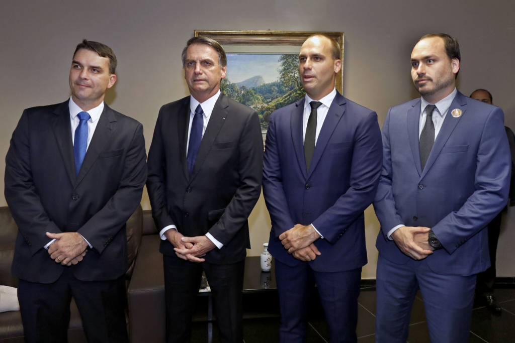 moraes-libera-visitas-dos-filhos-a-bolsonaro-sem-aval-previo