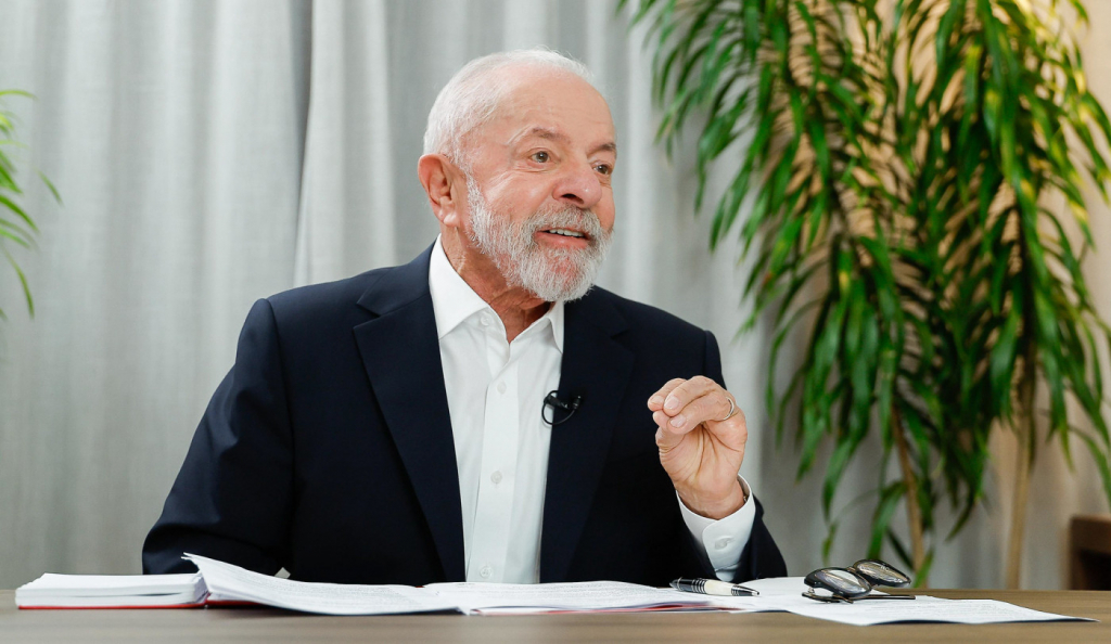 lula-diz-que-ataque-a-venezuela-e-inaceitavel:-‘flagrante-violacao-do-direito-internacional’