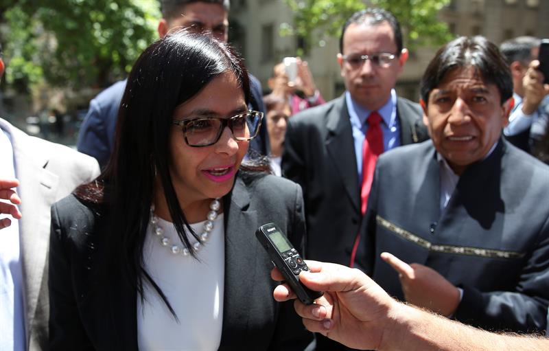 delcy-rodriguez-diz-que-venezuela-‘nunca-sera-colonia’-e-afirma:-‘unico-presidente-e-maduro’