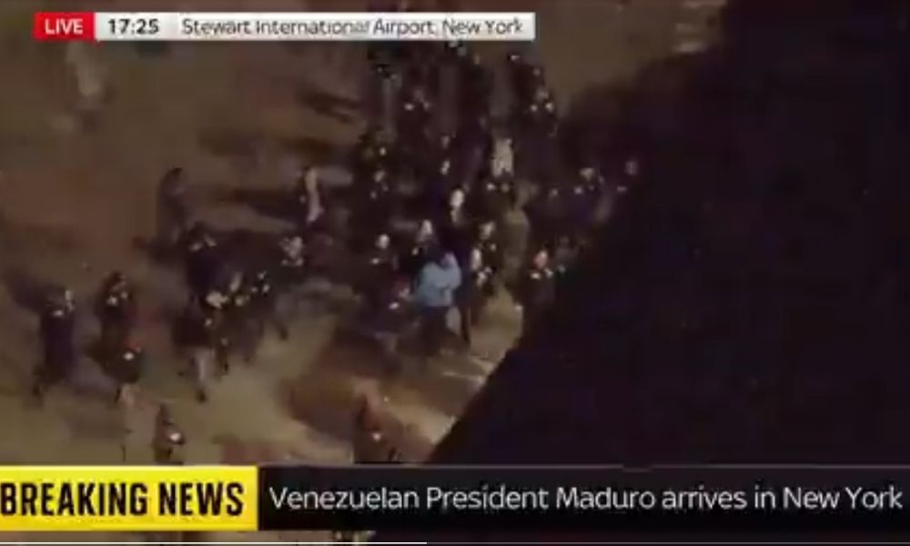 maduro-desembarca-nos-eua-escoltado-por-agentes-do-fbi-e-algemado