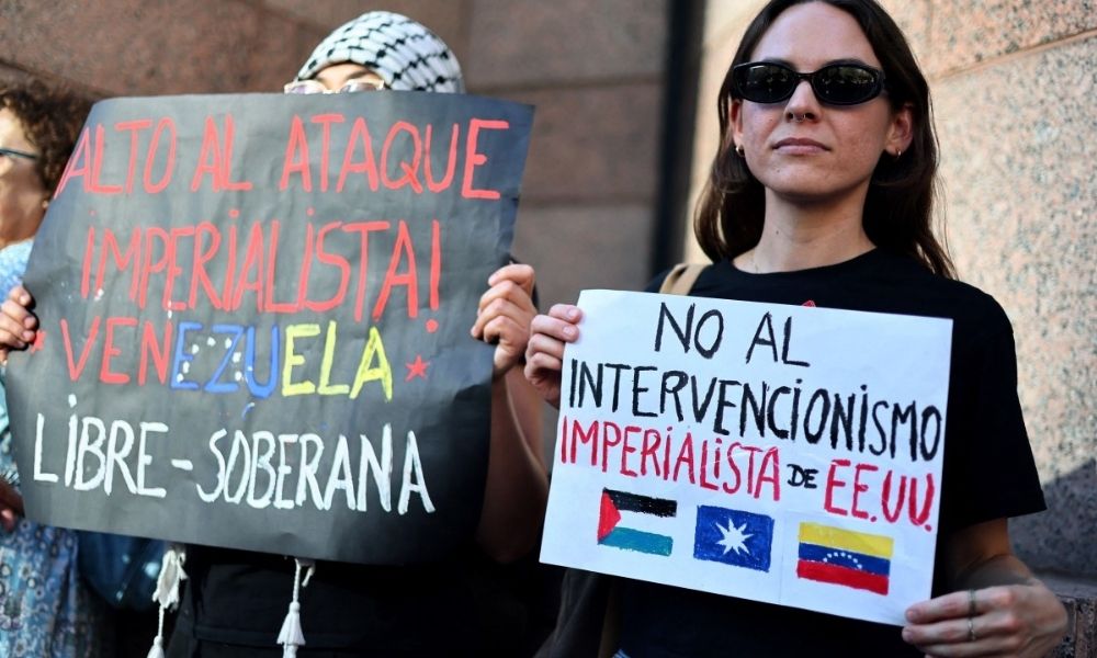 chavistas-protestam-nas-ruas-apos-queda-de-maduro
