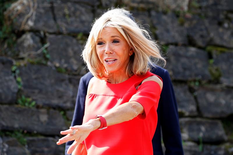 franca-condena-10-pessoas-por-assedio-virtual-contra-mulher-de-macron