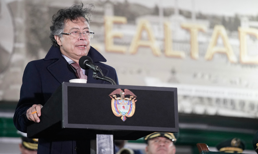 petro-reage-a-trump,-nega-vinculos-com-narcotrafico-e-critica-ameaca-de-acao-dos-eua-na-colombia